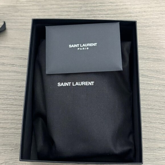 SAINT LAURENT CASSANDRE MATELASSE Small Black Envelope Wallet - Picture 14 of 16